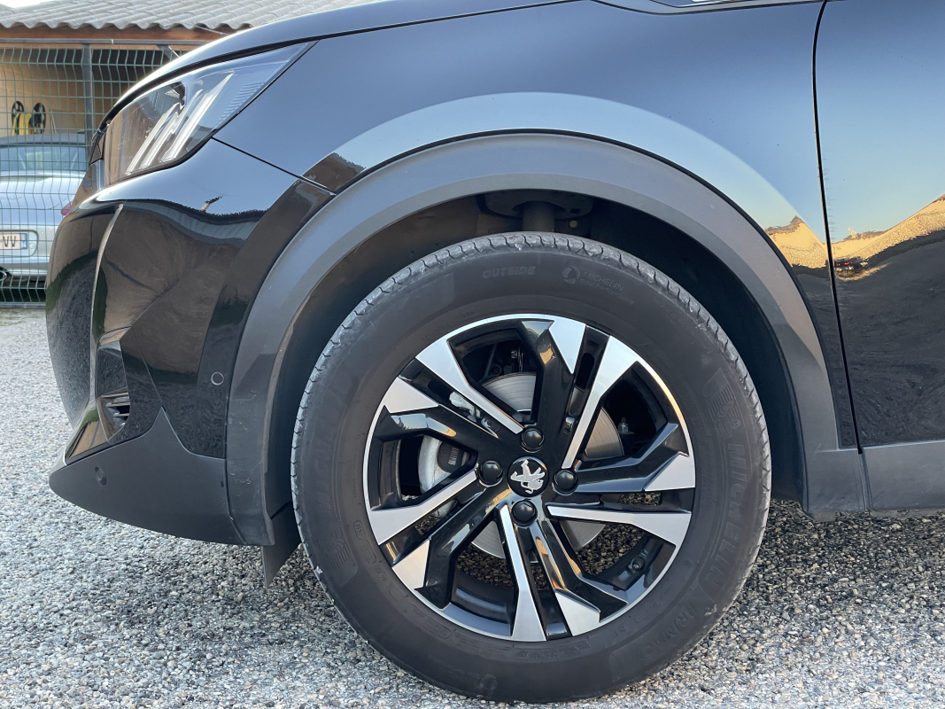 Peugeot 2008 — 16